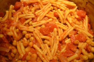 Chickpea, tomoato and pasta.
